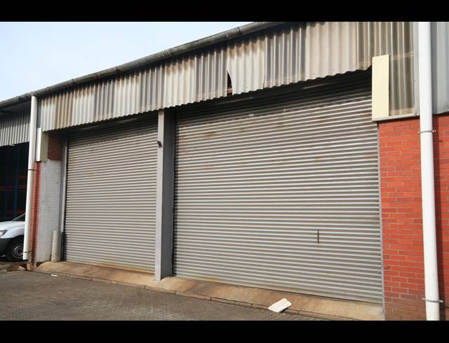 2,318M² FACTORY TO LET IN EPPING INDUSTRIAL